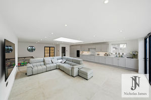 Photo 15- click for photo gallery